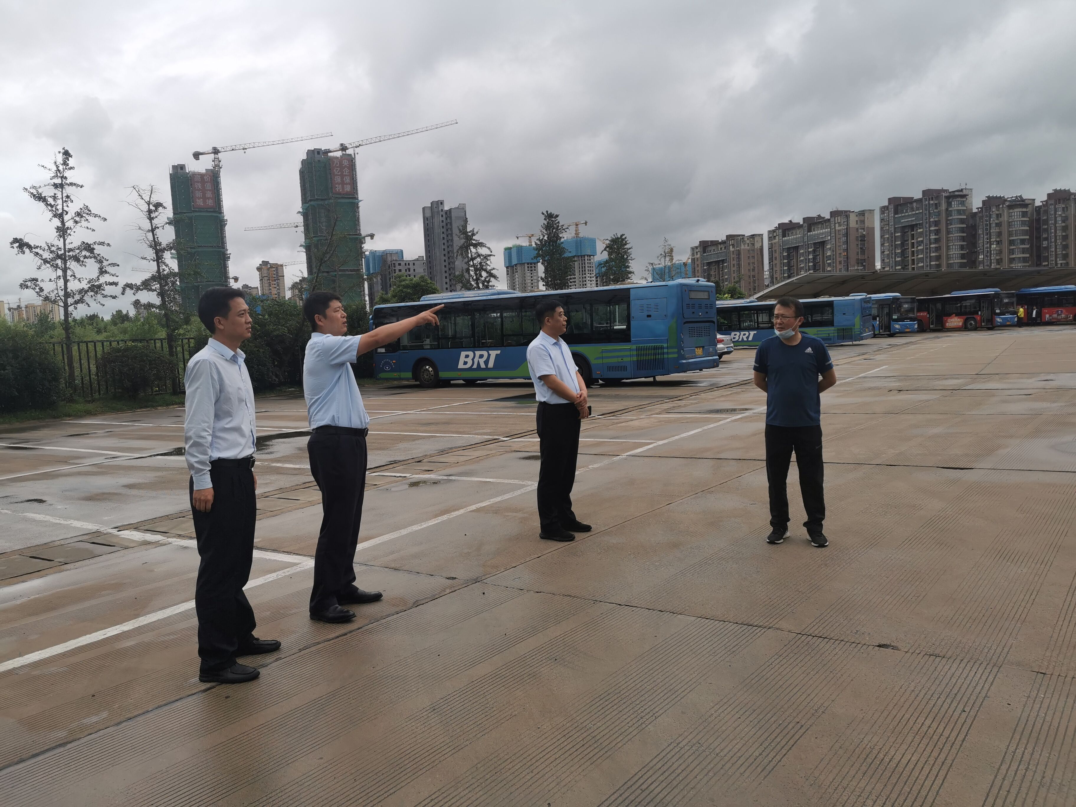 全面部署，嚴(yán)陣以待，公交集團(tuán)全力做好臺風(fēng)“梅花”防御工作