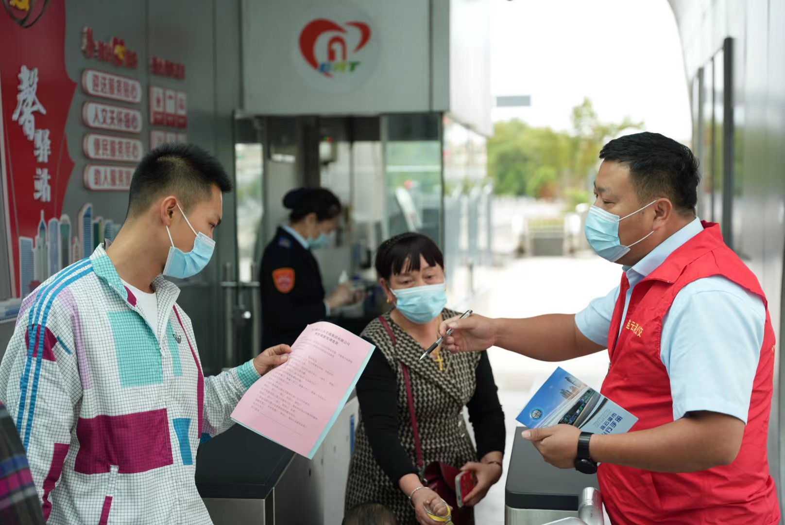 公交集團(tuán)開展綠色出行集中宣傳活動(dòng)