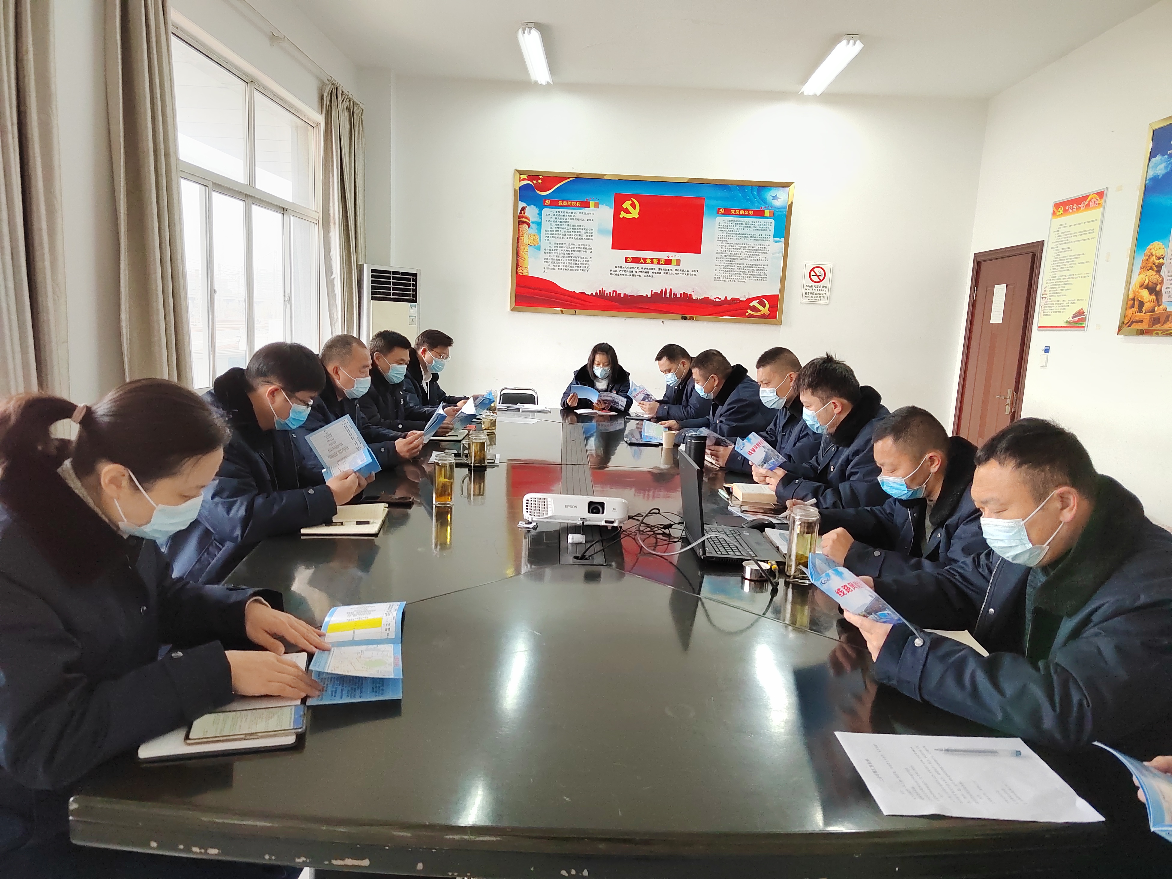公交集團公交事業(yè)二部開展線路風(fēng)險辨識專題培訓(xùn)