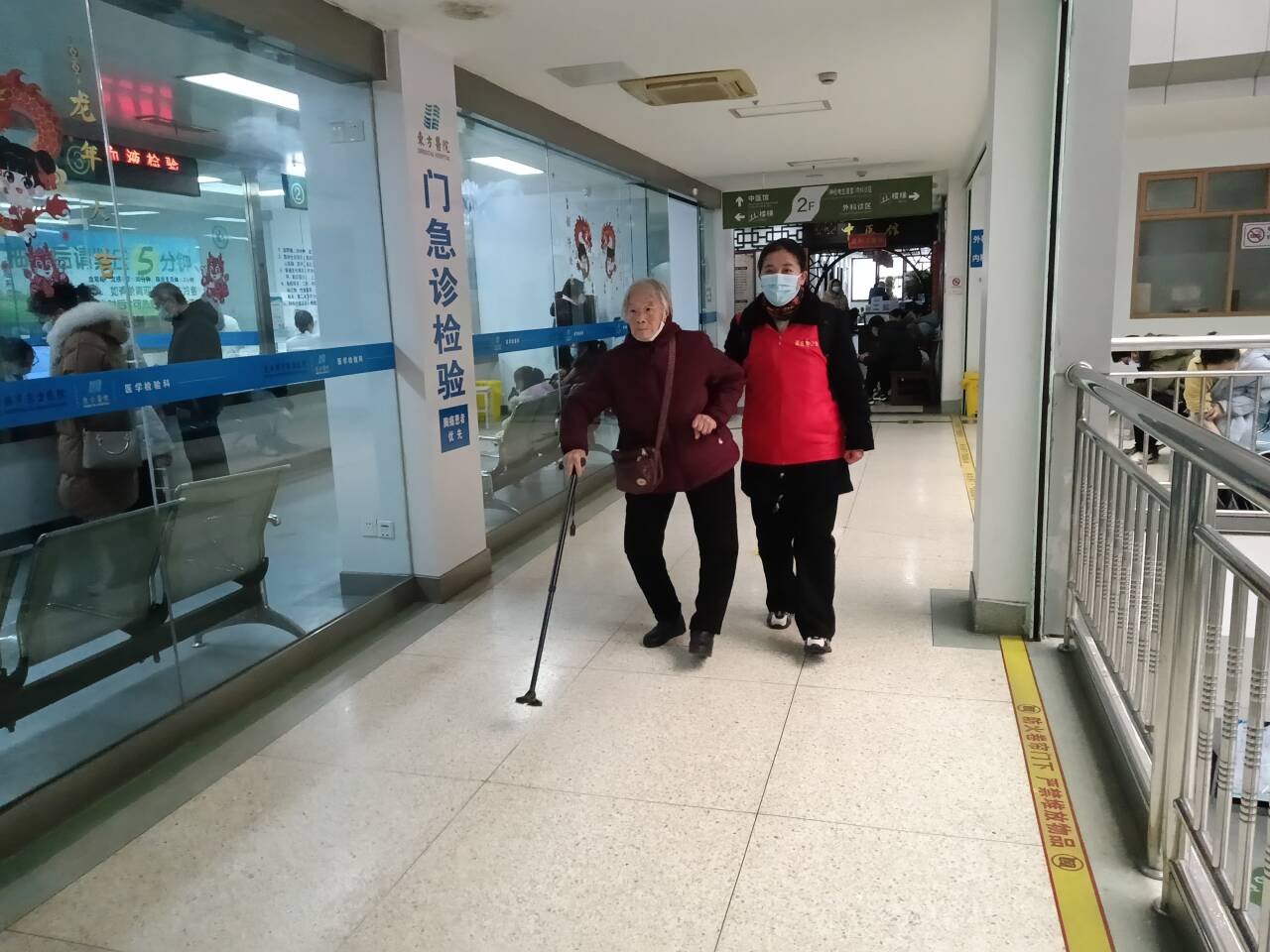 助老暖人心，錦旗表感謝--公交集團(tuán)B3線志愿服務(wù)獲肯定