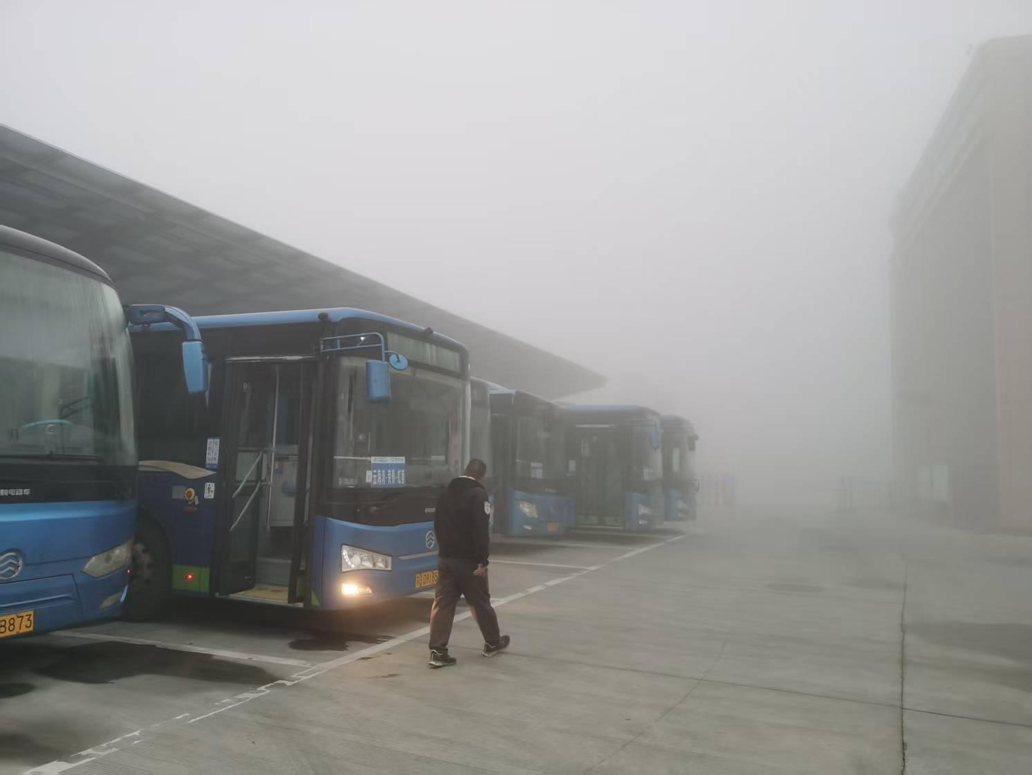 筑牢霧天安全行車基石，立足安全第一線