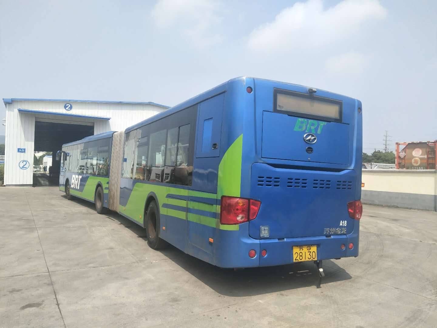 快速公交事業(yè)部組織車輛年審、二維