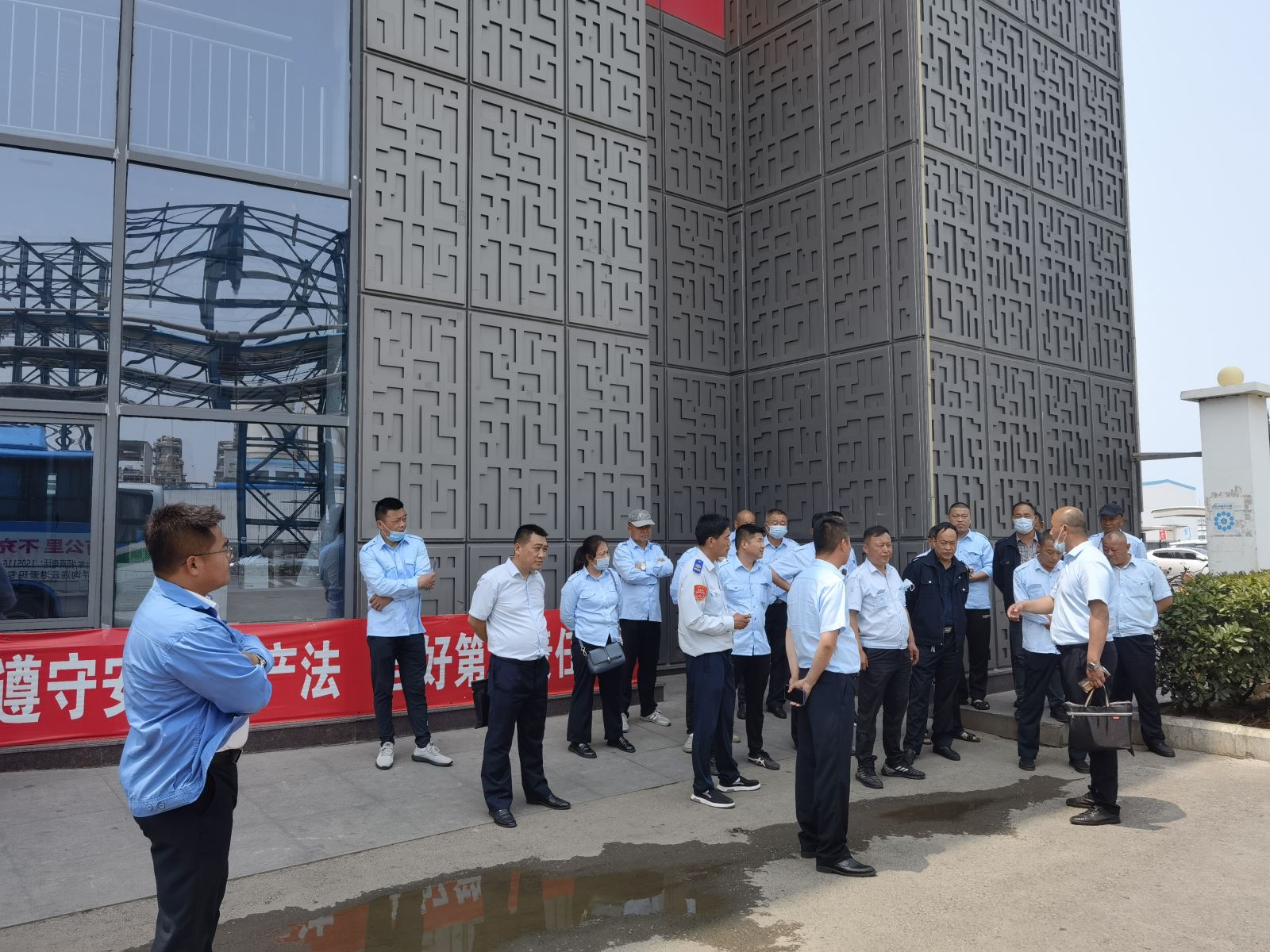 激發(fā)班組活力，弘揚“頭雁”精神 經(jīng)營發(fā)展事業(yè)部組織召開安全合格班組及文明線創(chuàng)建啟動會議