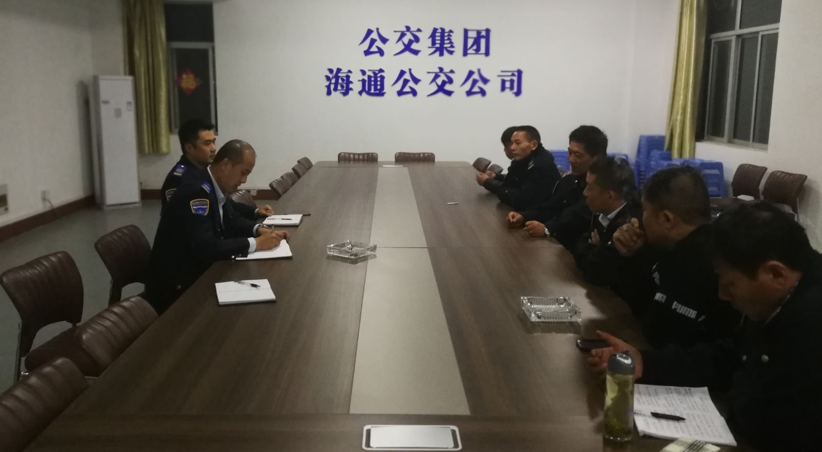 公交集團(tuán)海通公交公司召開一線職工安全、服務(wù)座談會