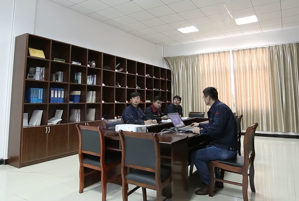 公交集團(tuán)大浦廠做好“傳、幫、帶”工作