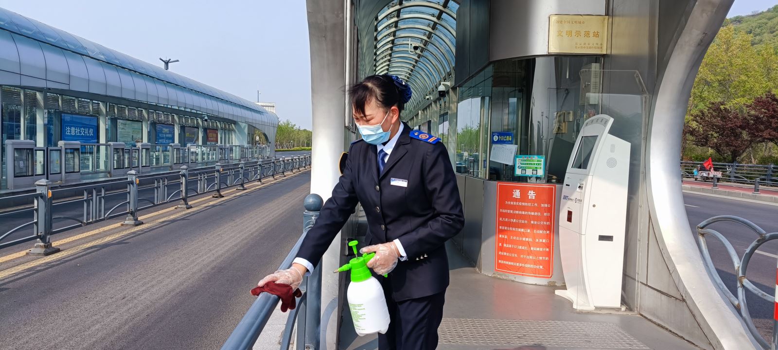 快速公交事業(yè)部站務(wù)員張永靜熱心服務(wù)臺(tái)胞獲稱(chēng)贊