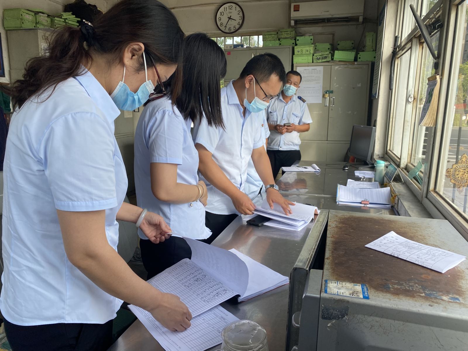 公交集團堅持疫情防控、迎接創(chuàng)文復審工作兩手抓、雙促進