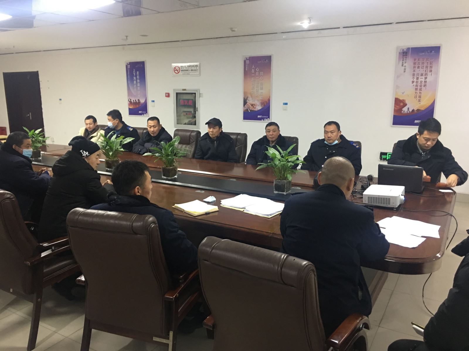 公交集團(tuán)快速公交事業(yè)部召開駕駛員安全例會