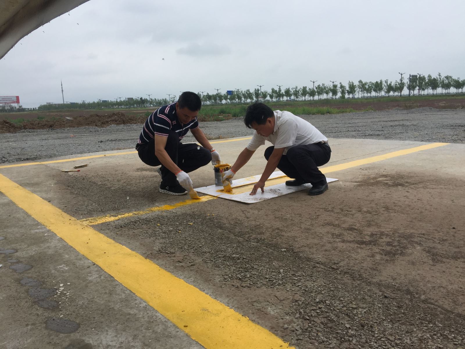 公交集團(tuán)經(jīng)營發(fā)展事業(yè)部積極規(guī)劃車位 改善徐圩停車場(chǎng)軟環(huán)境