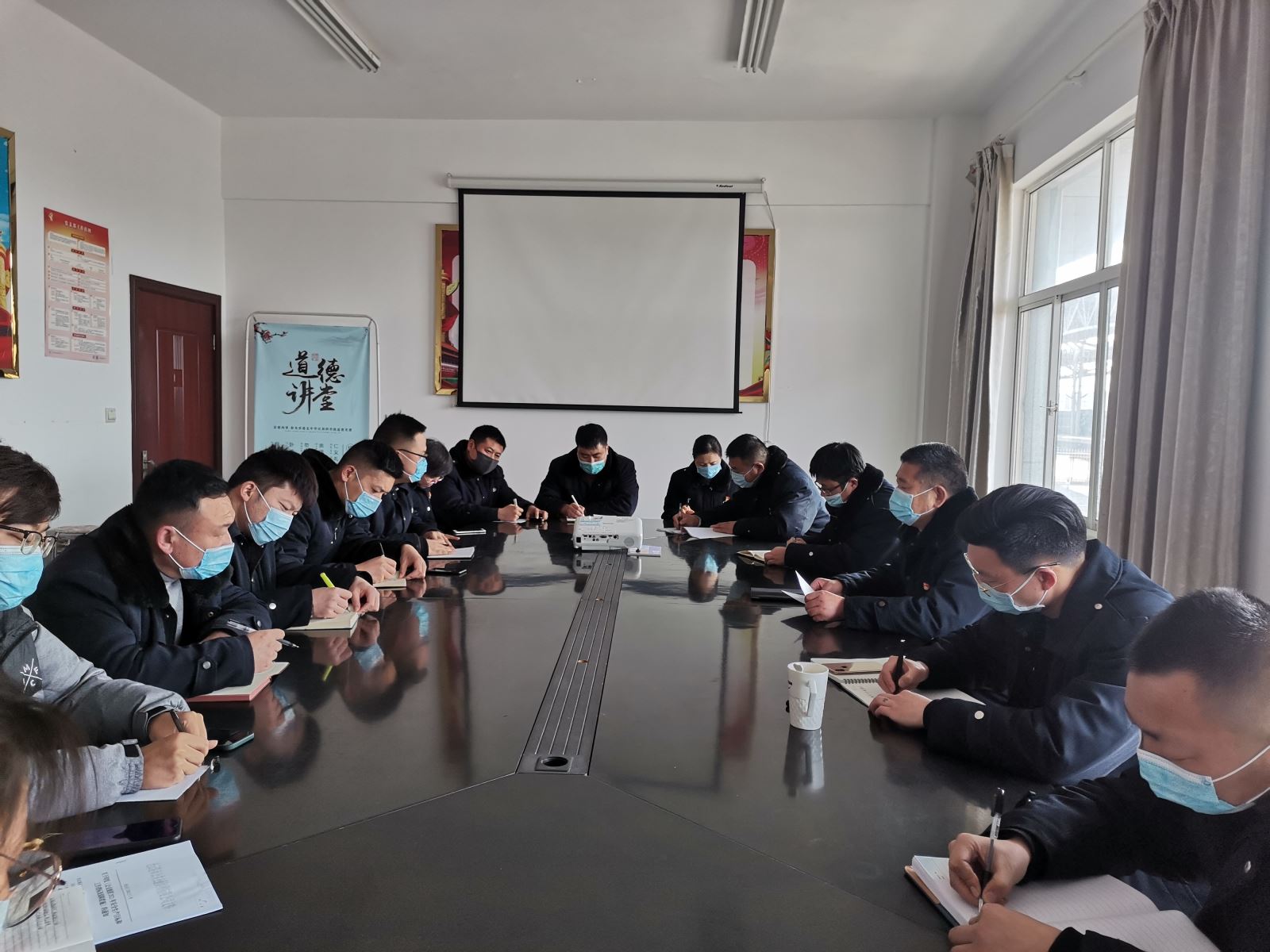 公交集團(tuán)公交事業(yè)二部召開春節(jié)安全生產(chǎn)工作部署會議