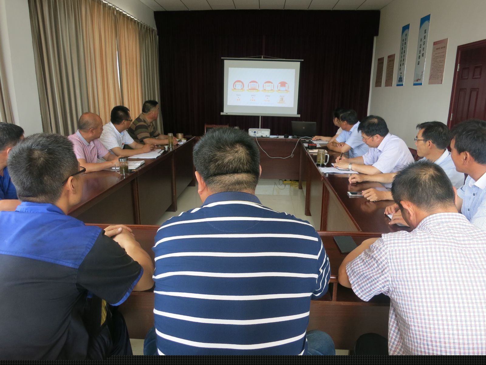 公交大浦廠、維修公司黨支部開展7月份“固定學(xué)習(xí)日”學(xué)習(xí)教育活動(dòng)