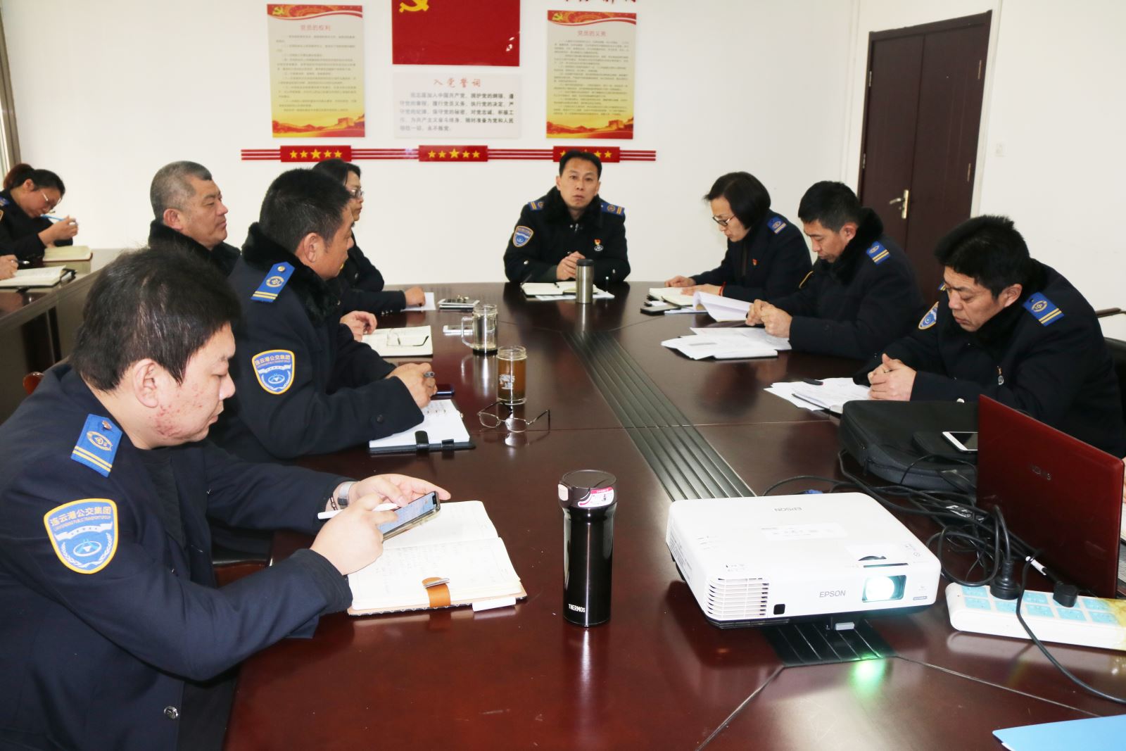 公交集團(tuán)快速公交事業(yè)部召開(kāi)B1K線運(yùn)營(yíng)專(zhuān)題會(huì)議