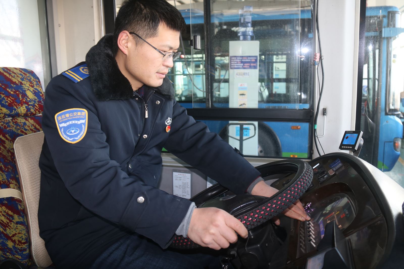 公交集團機務(wù)技術(shù)事業(yè)部做好冬季純電車公交安全運行保障工作