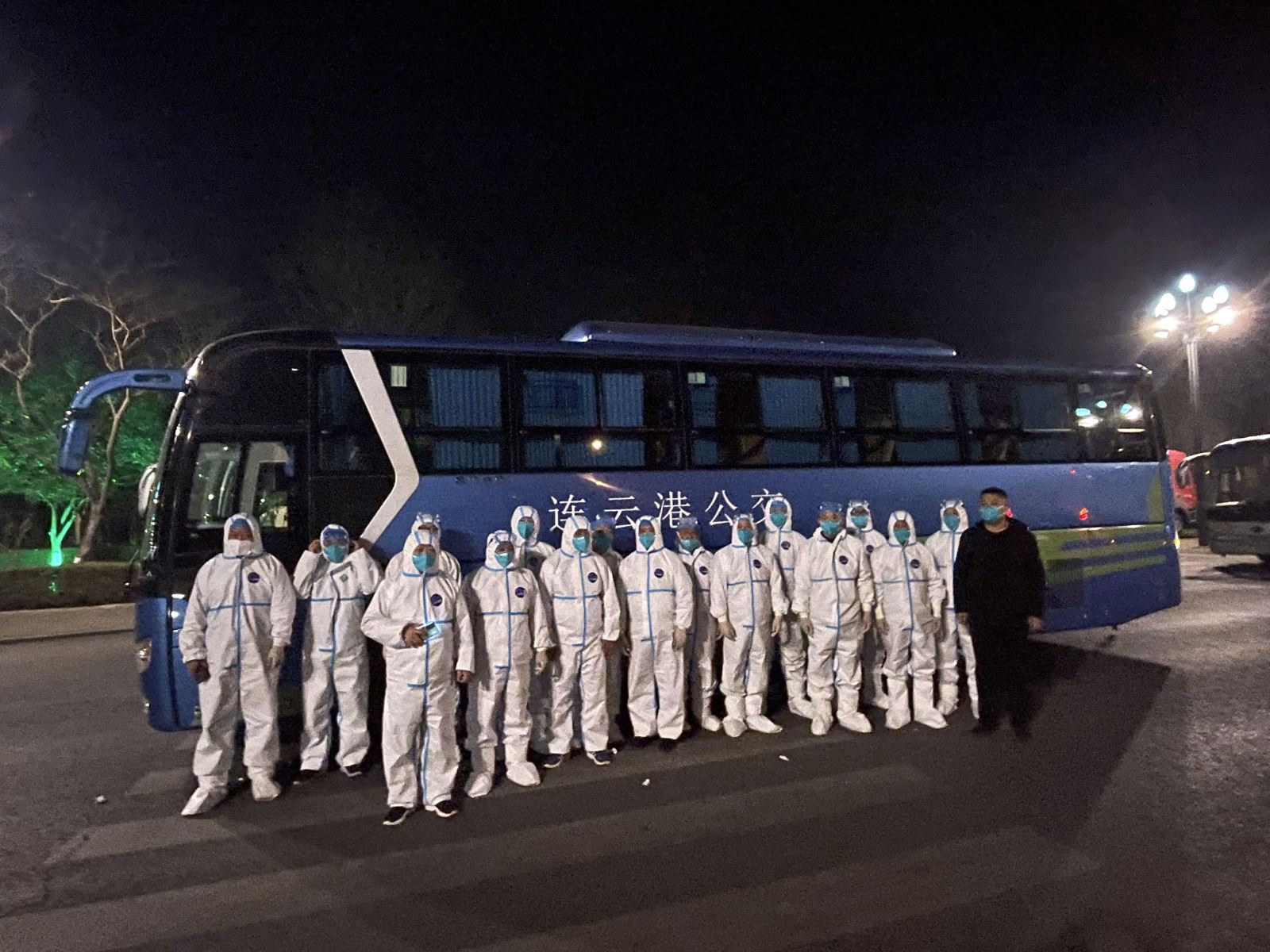 打響抗疫阻擊戰(zhàn)，公交集團首批轉(zhuǎn)運車輛正式啟用